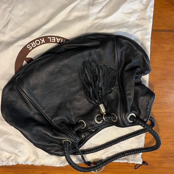 NWOT Michael Michael Kors Bucket bag with tassels - Picture 8 of 9